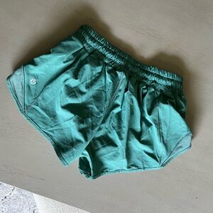 Lululemon Original Hotty Hot Low Rise 2.5”